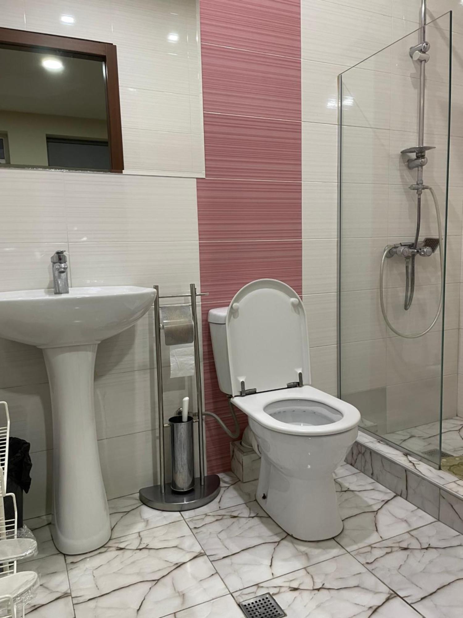 New Hotel Tbilisi Eksteriør billede