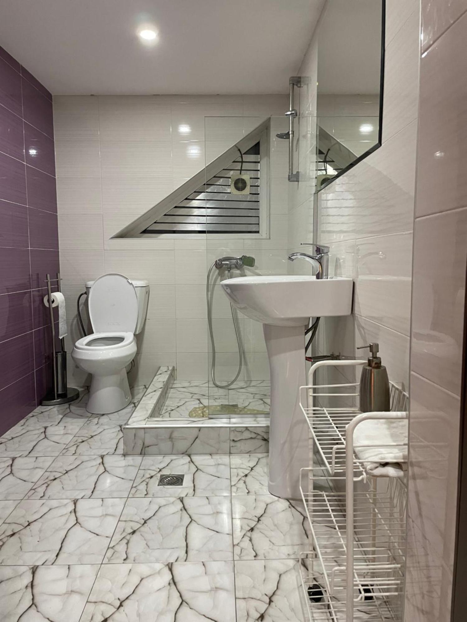New Hotel Tbilisi Eksteriør billede