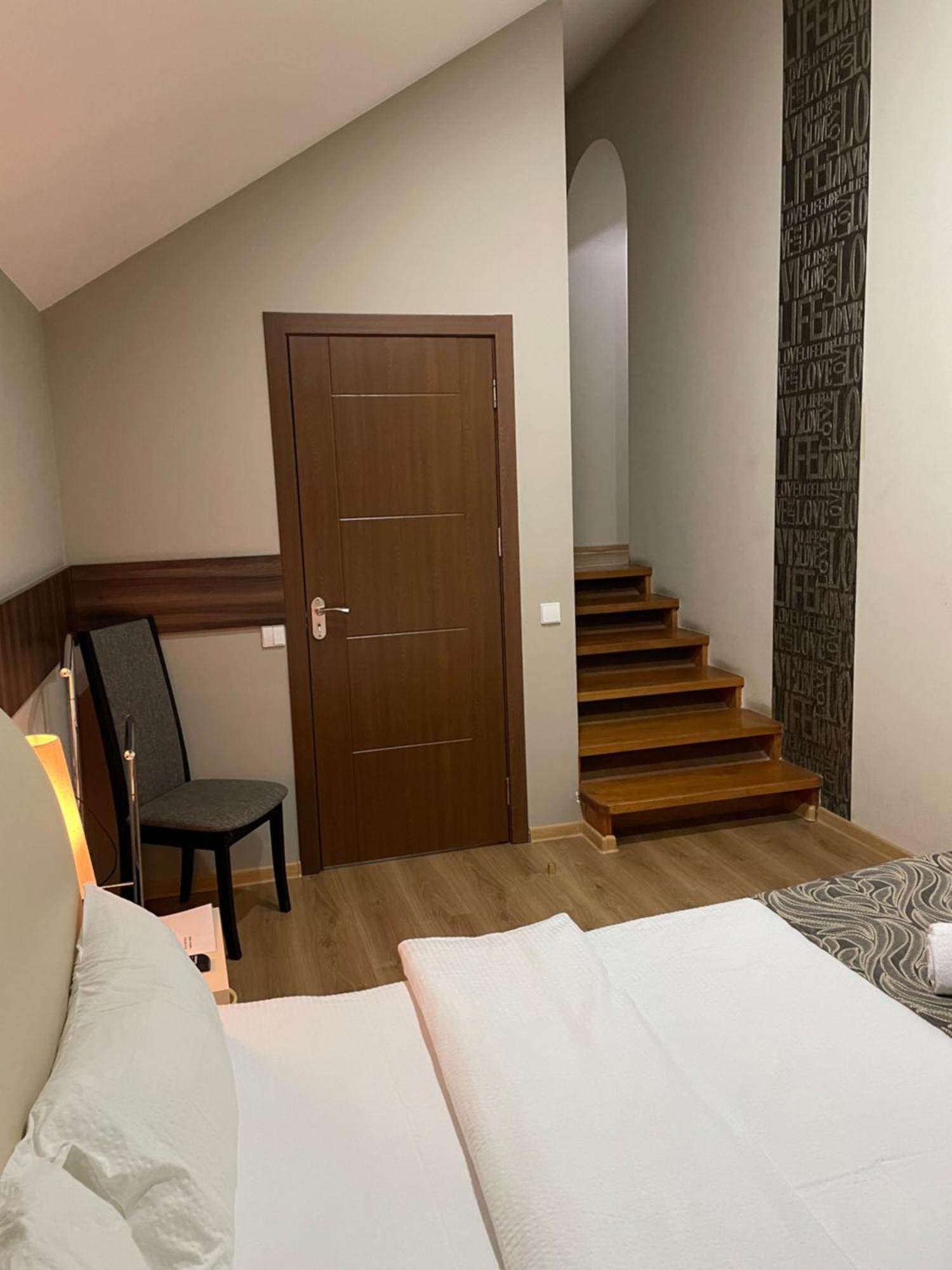 New Hotel Tbilisi Eksteriør billede