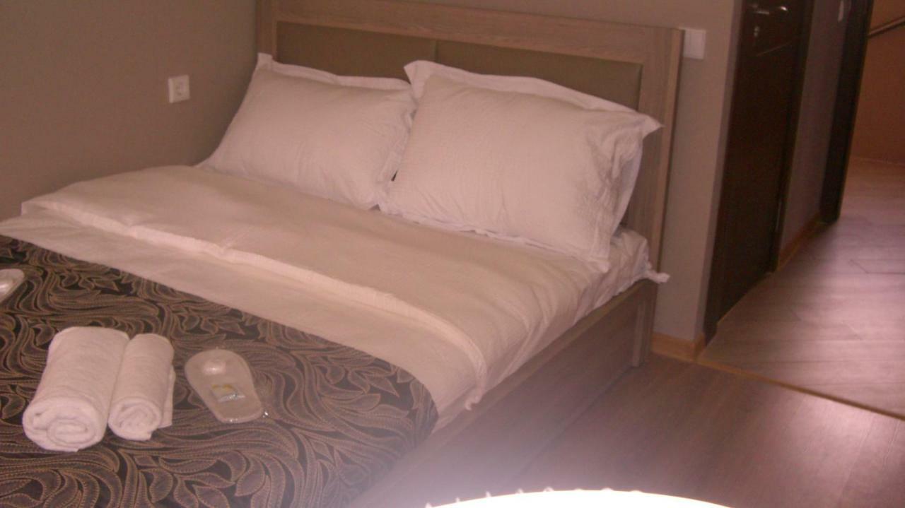 New Hotel Tbilisi Eksteriør billede